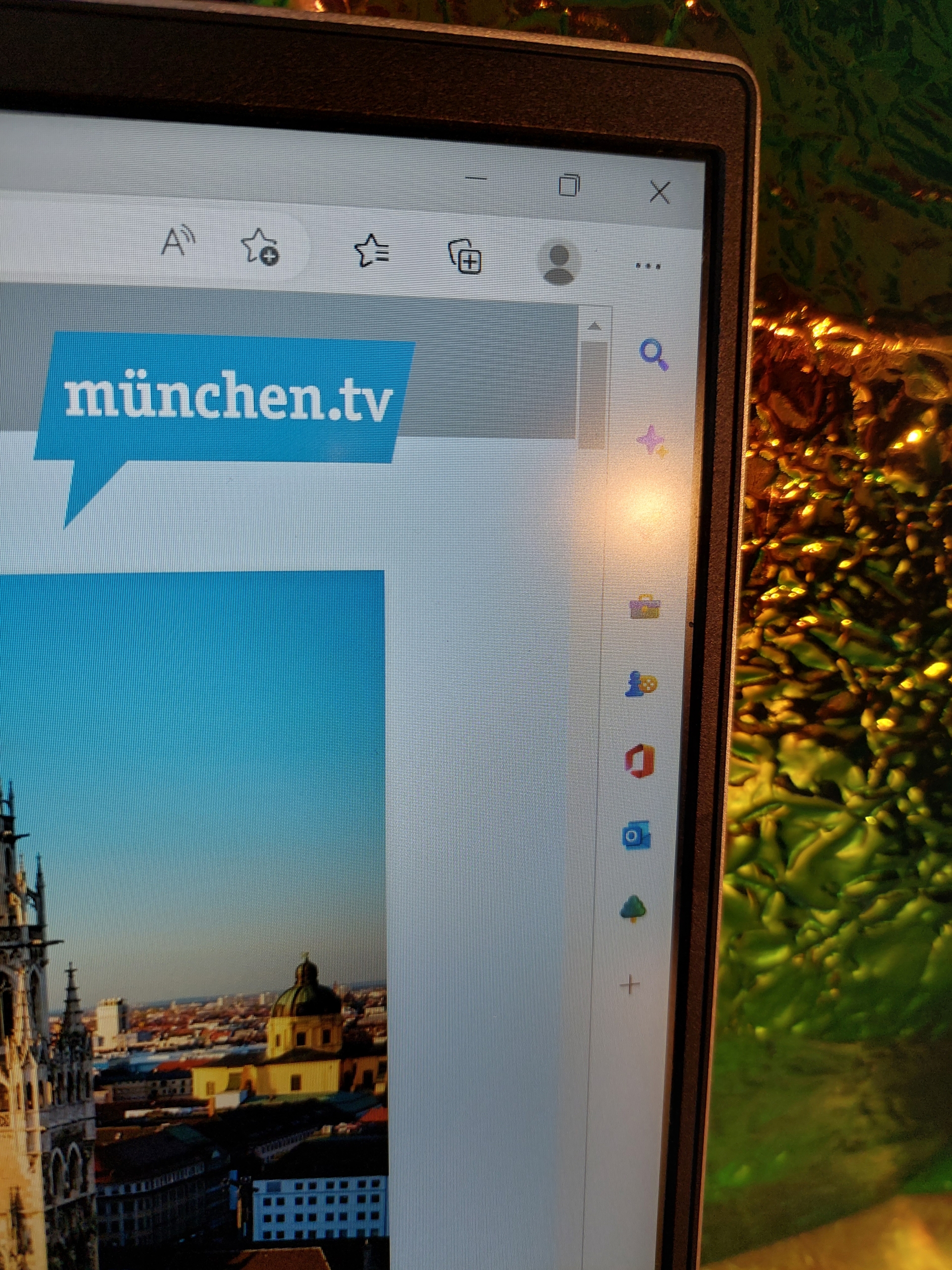 Laptop-Bildschirm mit geöffnetet München TV-Seite